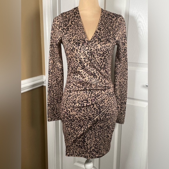 Superdown Laurie Leopard Metallic Wrap Mini Dress Size Medium - Picture 10 of 11